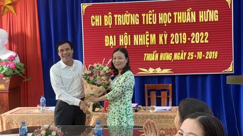 Chi bộ Trường Tiểu học Thuần Hưng long trọng tổ chức Đại hội chi bộ Nhiệm kỳ 2019 - 2022